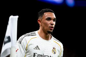 邮报：克服伤病困扰，阿诺德逐渐适应新环境并赢得皇马上下的信任